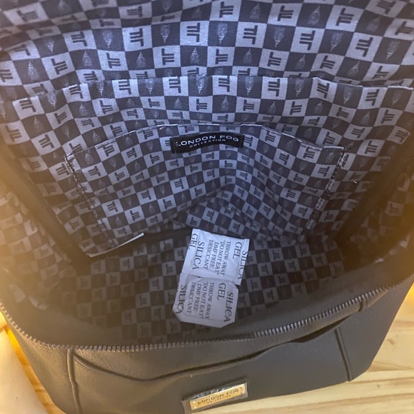 London Fog black backpack - Picture 6 of 9